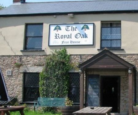 Отель The Royal Oak Лидней Экстерьер фото