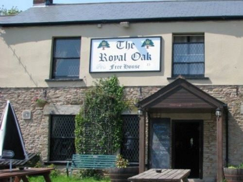 Отель The Royal Oak Лидней Экстерьер фото